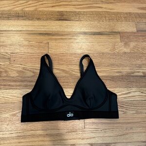 ALO Yoga Black Airlift Line Up Bra